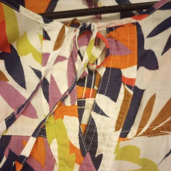 Dana Buchman floral button down with roll tab half sleeve - Picture 6 of 12